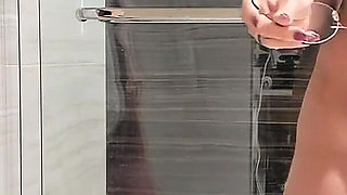 Real Hot Wife MILF Camgirl Jess Ryan in the Shower