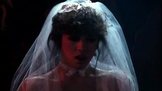 Kinky blonde enjoys the double penetration in threesome