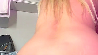 Nude Twerking