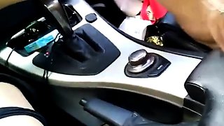 Mature franaise baise en voiture avec un gros clitoris