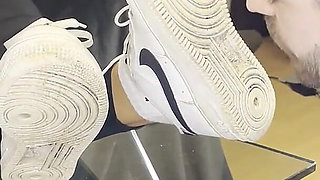 Dirty White Sneaker Worship - Valeria Night (part 1)