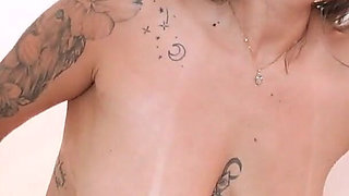 Squirt Riding Her Big Dildo and Her Ass Full of Oil