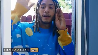 Brazzers Threesome: Eva Nyx & Venus Vixen Fuck Derek Savage's BBC - Deepthroat Blowjob, Doggystyle & Cum Inside Pussy