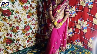 Desi aunty and stepsister-stepson both made relations together and the penis and dick entered the pussy together and made her squirt and