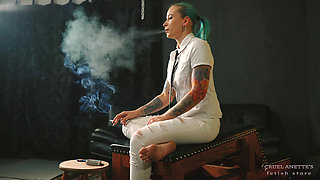 Smoker with Dirty Soles 4K