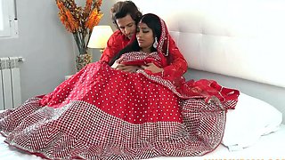 Yasmina Khan An Indian Virgin Wife Portrays In A Hardcore