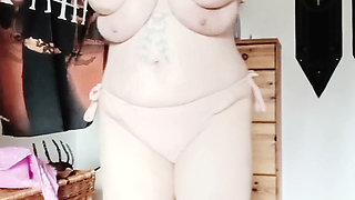 THE KEBAB FARM Linda Elise shows her cunt for the first time