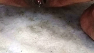 Apki hot bhabhi pissing in toilet at home