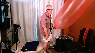 Daddy Balloonbanger Inflates Seven Giant Loads and Cums