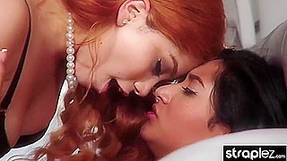 Marina Gold - Hot Lesbian Sex & Pussy Licking