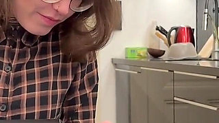 Mari Galore Unboxes a Fucking Machine with Her Boyfriend