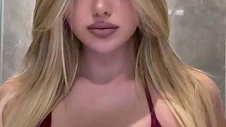 BlackWidof Pleasures Herself In The Shower