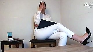 Goddess Mia - Smoking Foot Whore